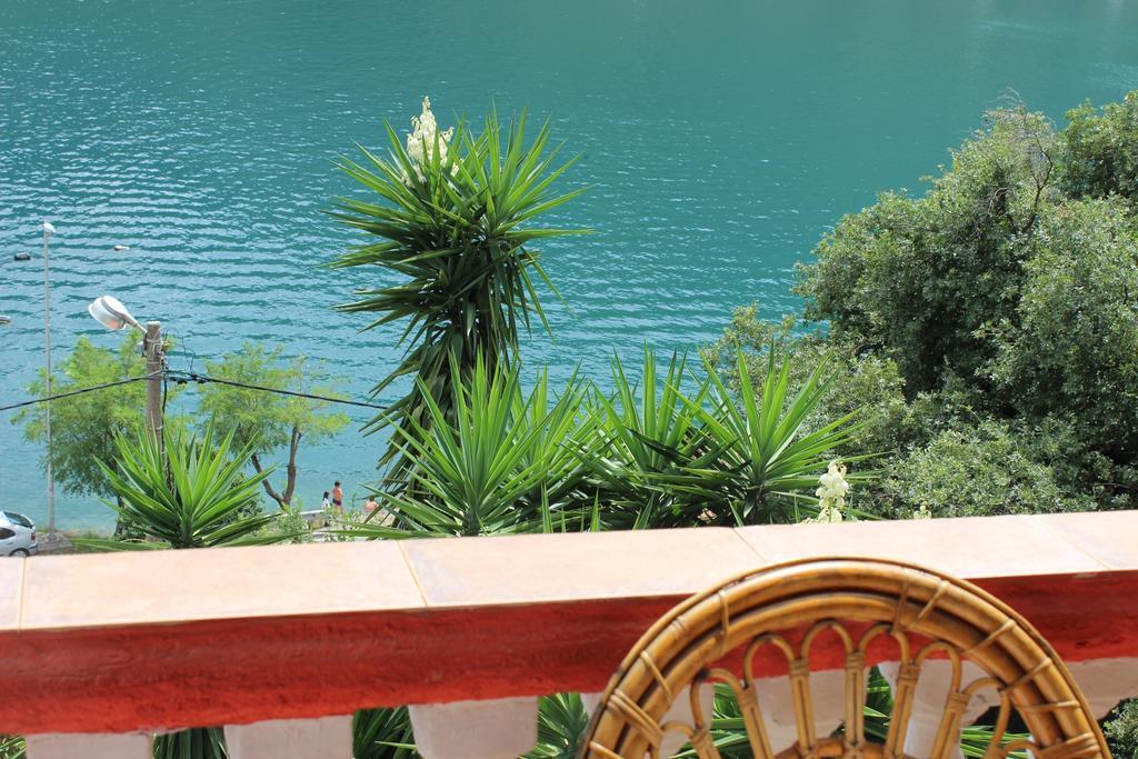 Apartments Mijuskovic Donji Morinj Εξωτερικό φωτογραφία