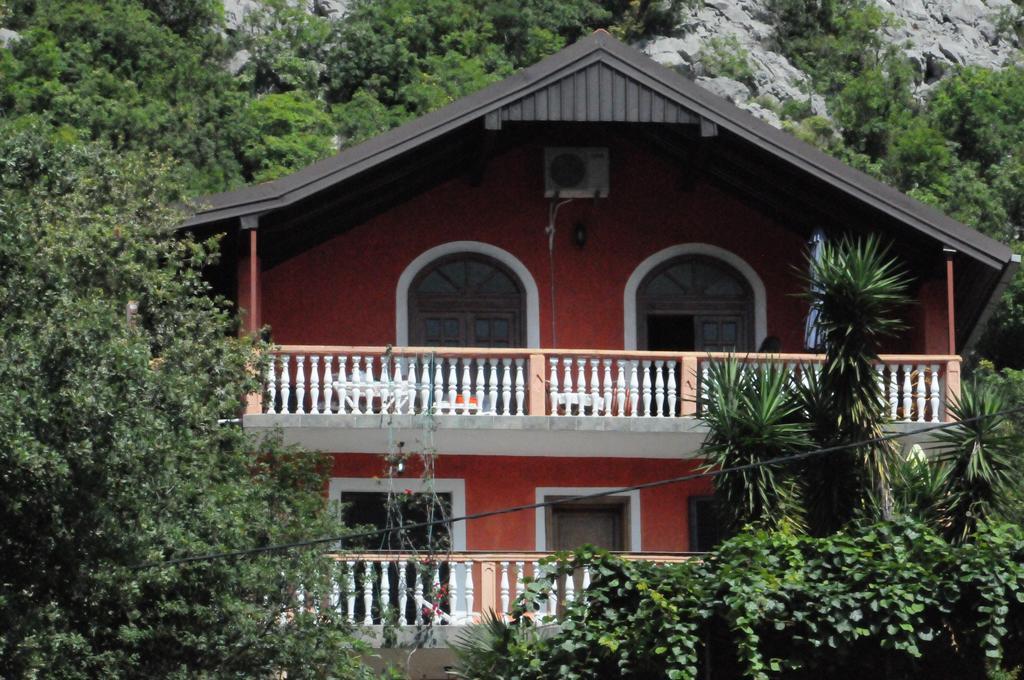 Apartments Mijuskovic Donji Morinj Εξωτερικό φωτογραφία